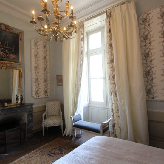 Photos du château de La Baronnière : la chambre Louis XVI