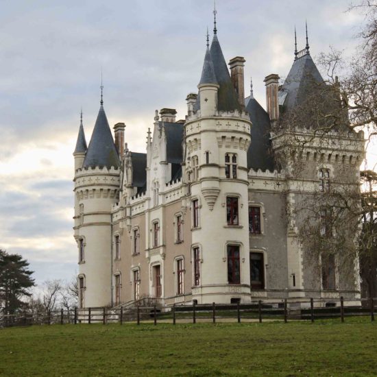 Photos de La Baronnière : la façade nord-est du château XIXème