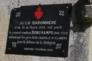 Guerre de Vendée : la plaque mémorielle restaurée sur la chapelle de La Baronnière